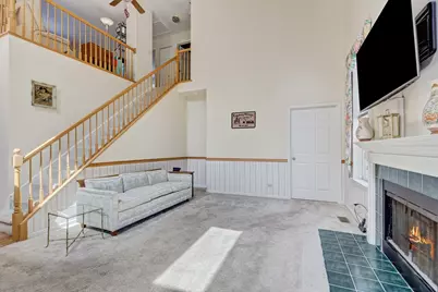 102 N Crooked Lake Lane, Lindenhurst, IL 60046 - Photo 15