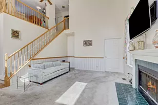 102 N Crooked Lake Ln, Lindenhurst, IL 60046 - Photo 15