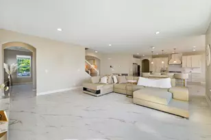 918 Glacial Falls Dr, Gilberts, IL 60136 - Photo 9