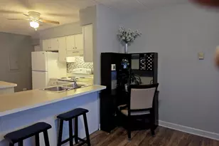 649 N Briar Hill Ln, Addison, IL 60101 - Photo 7