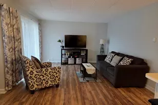 649 N Briar Hill Ln, Addison, IL 60101 - Photo 11