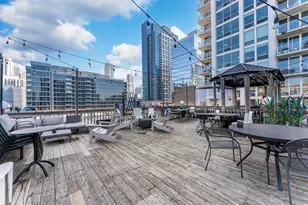 225 W Huron St, Chicago, IL 60654 - Photo 21