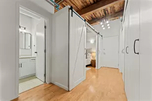 225 W Huron St, Chicago, IL 60654 - Photo 3