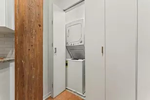 225 W Huron St, Chicago, IL 60654 - Photo 19