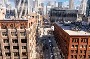 225 W Huron St, Chicago, IL 60654 - Photo 23