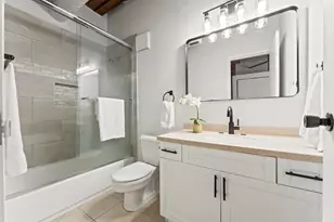 225 W Huron St, Chicago, IL 60654 - Photo 15