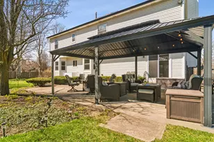 302 Chateau Dr, Buffalo Grove, IL 60089 - Photo 25