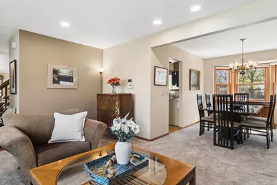 302 Chateau Drive, Buffalo Grove, IL 60089 - Photo 5