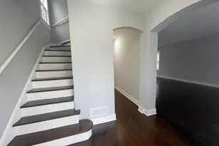 8023 S Yates Blvd, Chicago, IL 60617 - Photo 3