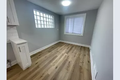 8023 S Yates Boulevard, Chicago, IL 60617 - Photo 11