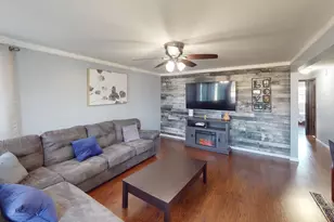 1127 Lotus Dr, Round Lake Beach, IL 60073 - Photo 5