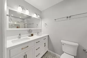 2240 Mecan Dr, Naperville, IL 60564 - Photo 17