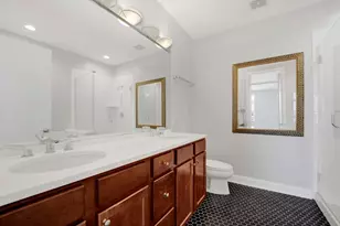 330 N Clinton St, Chicago, IL 60661 - Photo 15