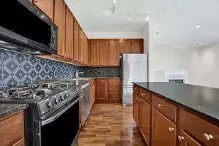 330 N Clinton St, Chicago, IL 60661 - Photo 9