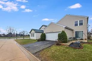 21537 Gray Wing Dr, Crest Hill, IL 60403 - Photo 3