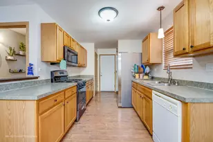 21537 Gray Wing Dr, Crest Hill, IL 60403 - Photo 11