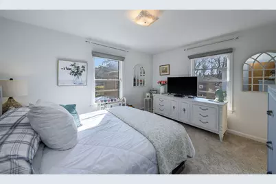 1031 N Spring Street, Elgin, IL 60120 - Photo 13