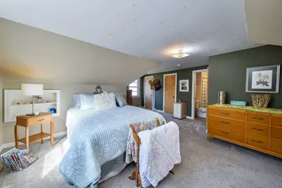 1031 N Spring Street, Elgin, IL 60120 - Photo 17