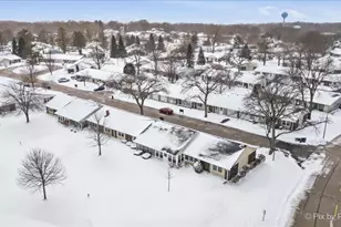 7408 Chevy Chase Ct, Fox Lake, IL 60020 - Photo 29