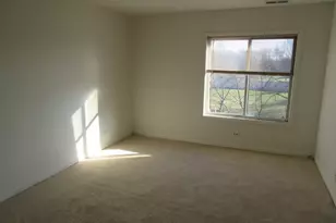 733 Limerick Ln, Schaumburg, IL 60193 - Photo 7