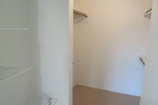 733 Limerick Ln, Schaumburg, IL 60193 - Photo 9