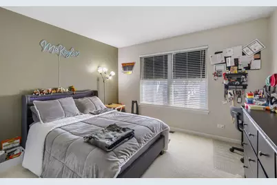 422 Victoria Lane, Elgin, IL 60124 - Photo 13