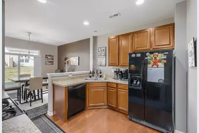 422 Victoria Lane, Elgin, IL 60124 - Photo 7