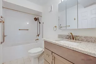 631 Derry Ct, Schaumburg, IL 60193 - Photo 9