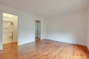 631 Derry Ct, Schaumburg, IL 60193 - Photo 11