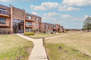 631 Derry Ct, Schaumburg, IL 60193 - Photo 15