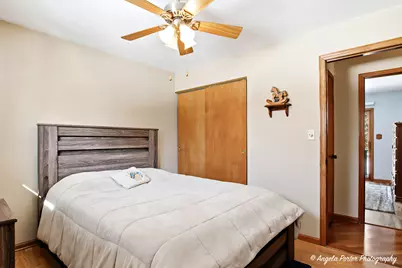 5218 Parkview Drive, McCullom Lake, IL 60050 - Photo 7