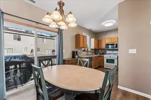 3068 Woodside Dr, Joliet, IL 60431 - Photo 7