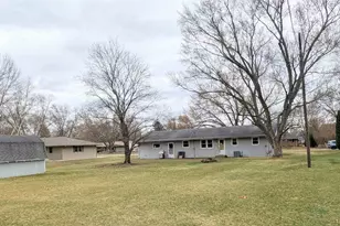5790 Ada Dr, Roscoe, IL 61073 - Photo 3