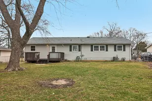 1903 Hazelwood Dr, Lindenhurst, IL 60046 - Photo 5