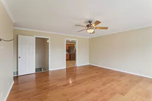 1903 Hazelwood Dr, Lindenhurst, IL 60046 - Photo 21