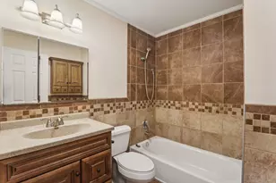 1903 Hazelwood Dr, Lindenhurst, IL 60046 - Photo 9