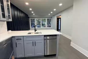 3024 W Fargo Ave, Chicago, IL 60645 - Photo 7