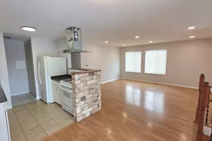 1317 Kingsbury Dr, Hanover Park, IL 60133 - Photo 1