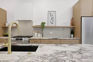 1432 W Erie St, Chicago, IL 60642 - Photo 7