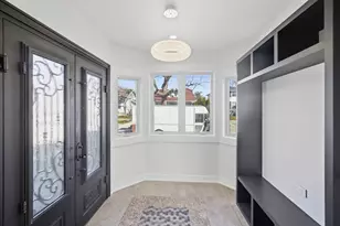 1020 Hill Ave, Elgin, IL 60120 - Photo 3