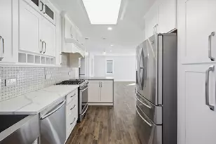 1020 Hill Ave, Elgin, IL 60120 - Photo 7