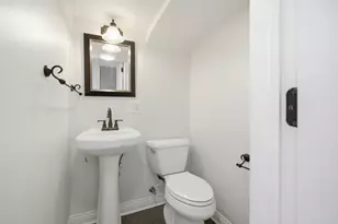 1020 Hill Ave, Elgin, IL 60120 - Photo 25