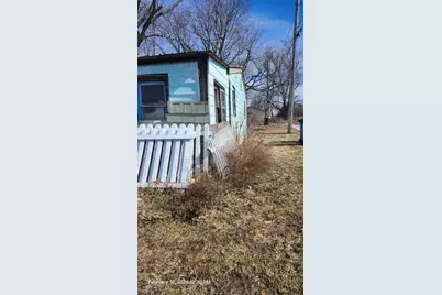 528 N Austin, Paris, IL 61944 - Photo 3