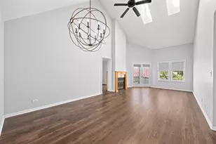383 Wexford Ct, Carol Stream, IL 60188 - Photo 9