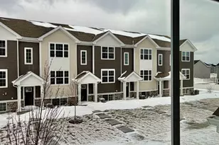 863 Briar Gln Ct, Hampshire, IL 60140 - Photo 7