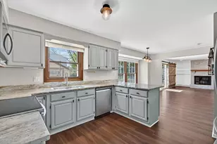 1105 Barcroft Ct, Naperville, IL 60540 - Photo 7