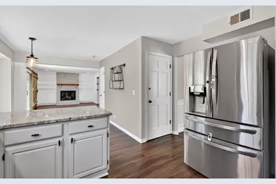 1105 Barcroft Court, Naperville, IL 60540 - Photo 11