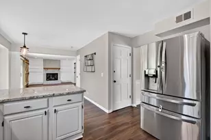 1105 Barcroft Ct, Naperville, IL 60540 - Photo 11