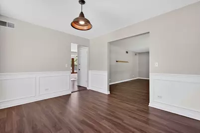 1105 Barcroft Court, Naperville, IL 60540 - Photo 5