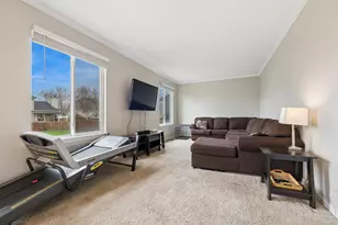 717 Deames St, Plano, IL 60545 - Photo 3